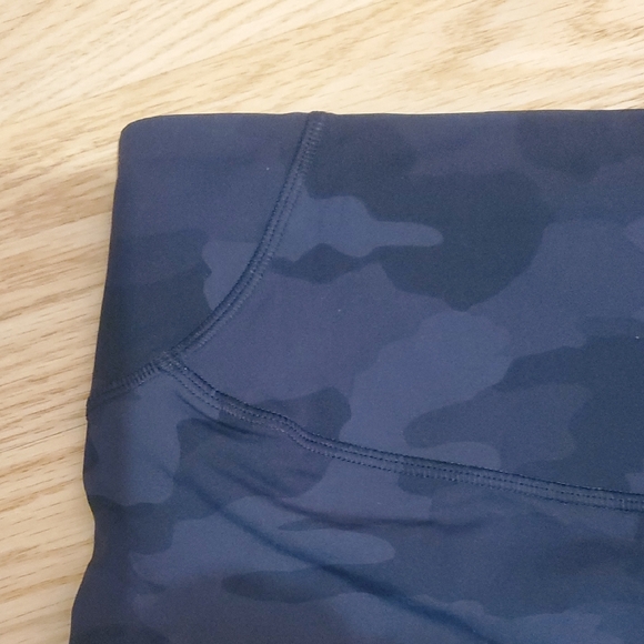 lululemon athletica Black Camouflage Leggings - Picture 5 of 8